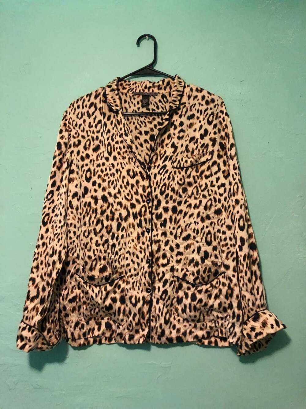 Victoria's Secret 100% Mulberry Silk Leopard Print Long Sleeve Pajama Top
